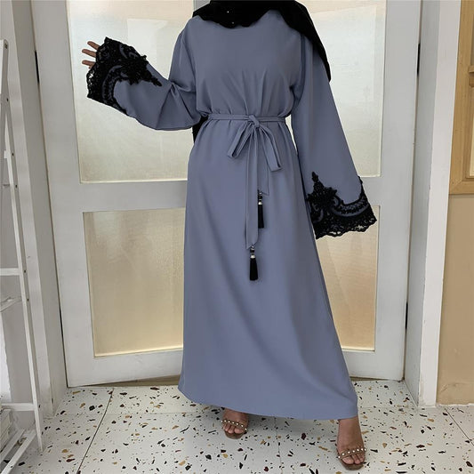 Abaya Dubai en Bleu Ciel: Confort & Élégance Moderne