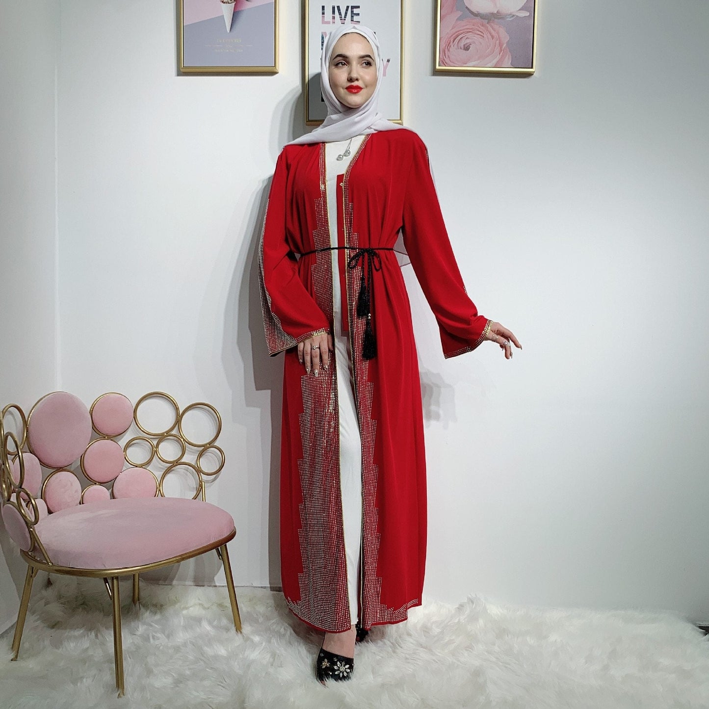 Abaya Rouge pour Femme - Élégance Délicate