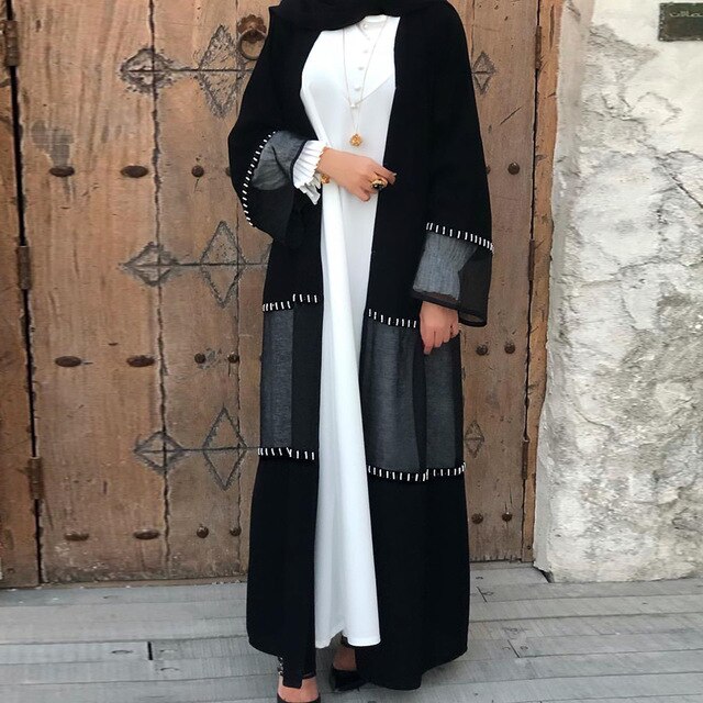 Abaya Kimono Noire Semi-Transparente – Élégance et Style Contemporain