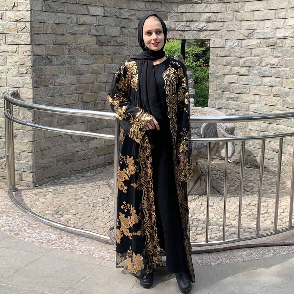 Abaya Moderne à Motifs Or – Chic et Confortable