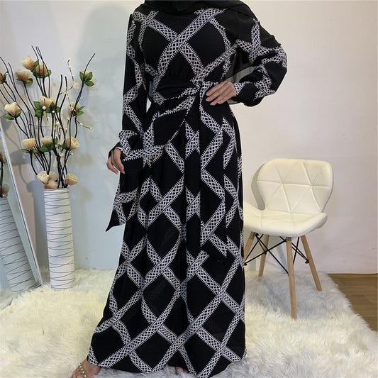 Abaya Robe Noire à Bandes Blanches – Confortable et Élégante